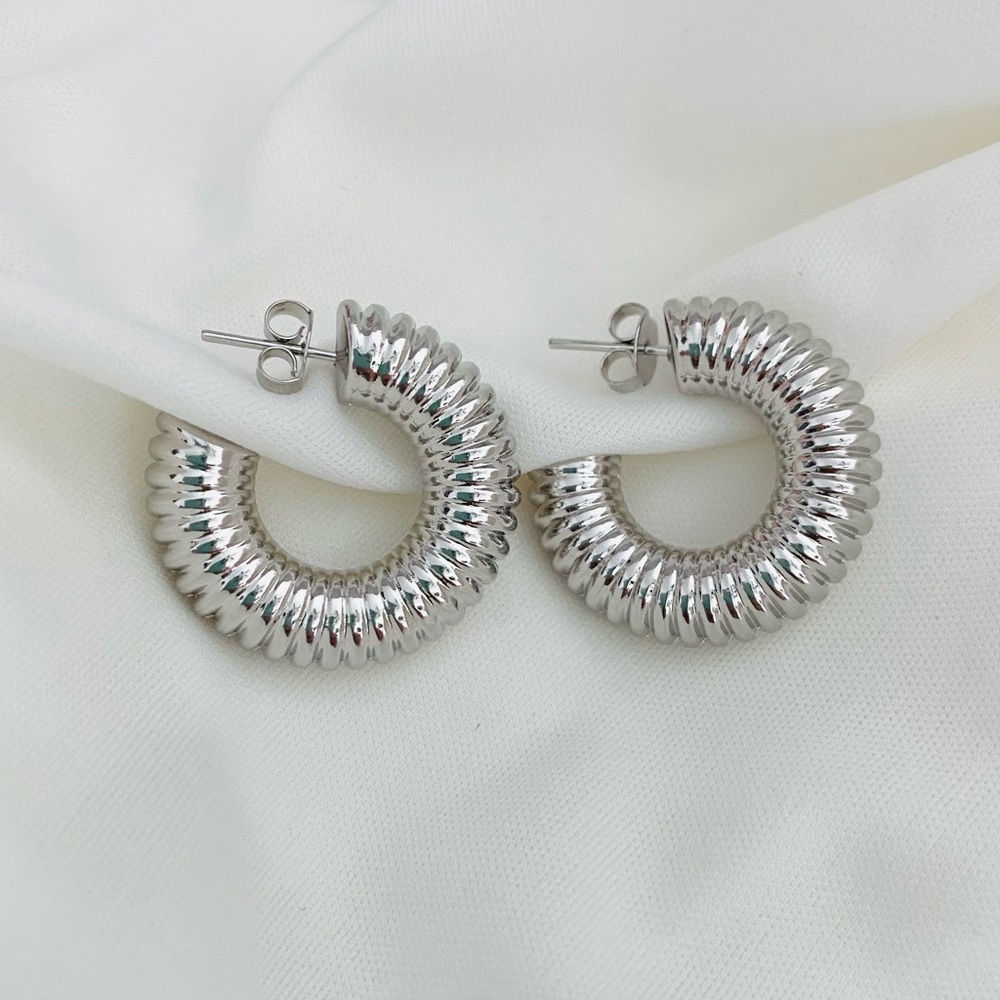 Twisted Hoops - Picture 5 of 10